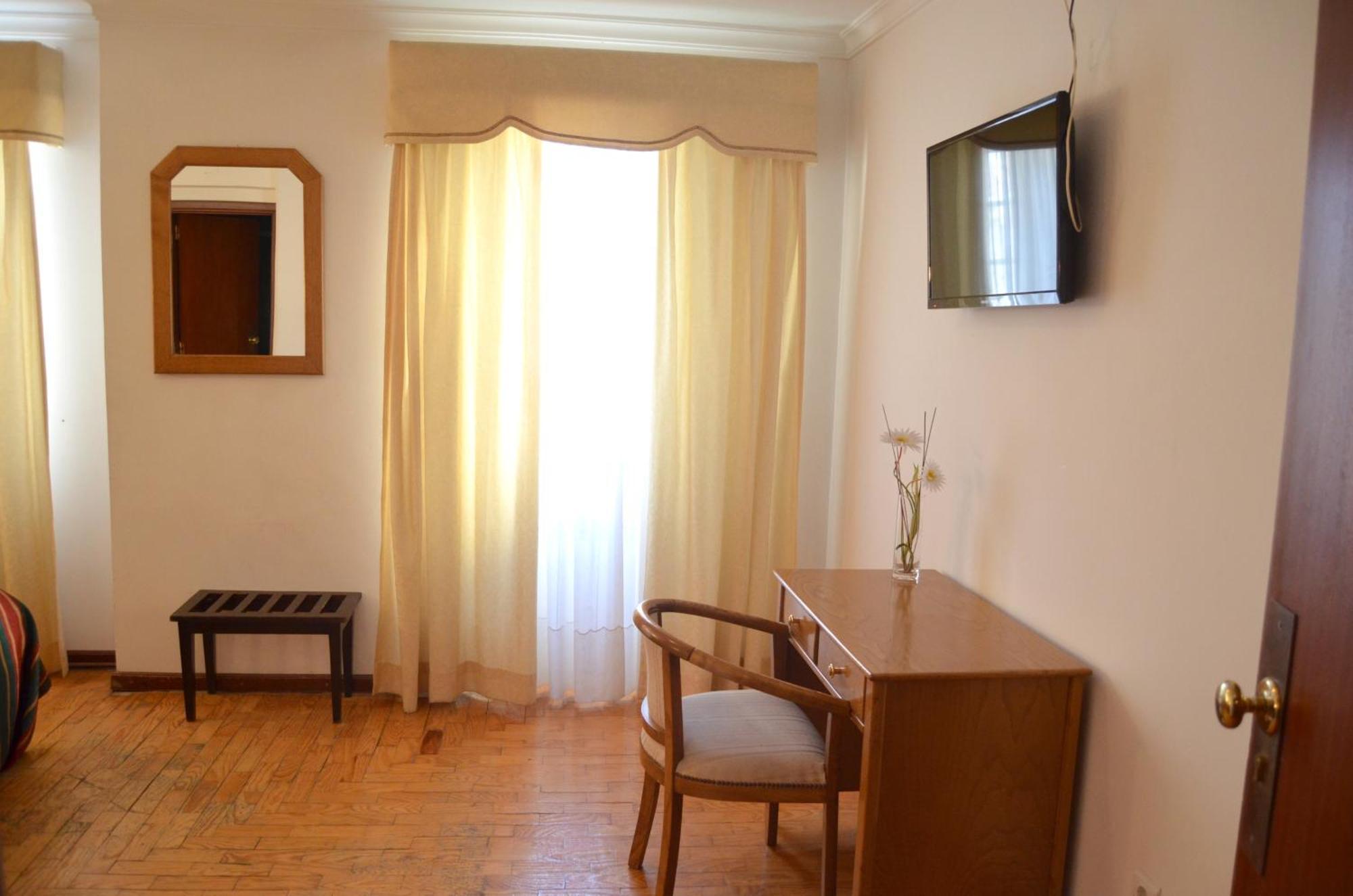 Отель Residencia Filipe Гуарда Номер фото