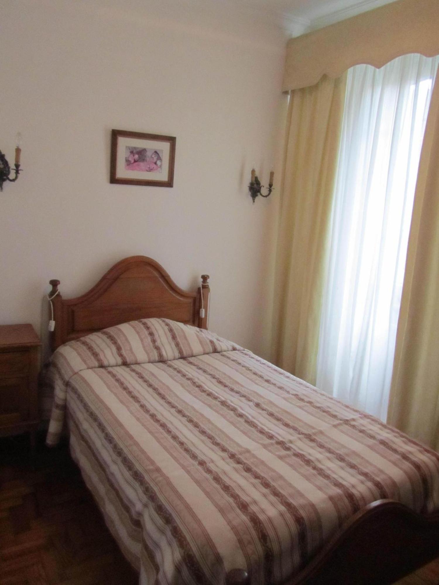 Отель Residencia Filipe Гуарда Номер фото