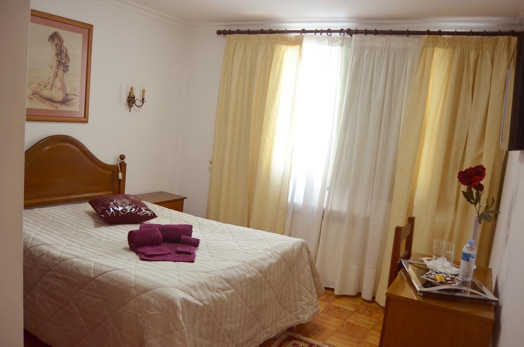 Отель Residencia Filipe Гуарда Номер фото